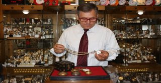 İki Asırlık Osmanlı Saray Saatleri Göz Kamaştırıyor