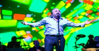 Turkcell Yıldızlı Geceler Konserlerini Yarım Milyona Yakın Kişi İzledi