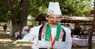 Pasta Ve Yemek Yapmak İçin Aydında Kampa Girdiler