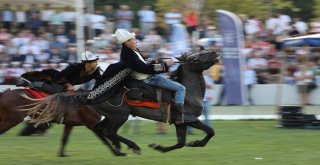 Bursada Türk Dünyası Ata Sporları Şenliğinde Nefes Kesen Görüntüler