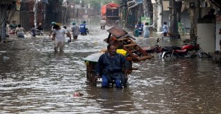Pakistanda Şiddetli Yağışlarda Ölenlerin Sayısı 18E Çıktı