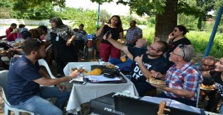 ‘Tatlı Çarşamba İle Moral Depoluyorlar