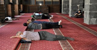 Güneşi Gören Kaçtı