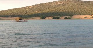 Beyşehir Gölündeki Adalara Duba Üzerinde Taşımacılık Yapılıyor