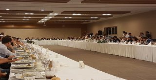 Bakan Ersoy, Kuşadalı Ve Didimli Turizmcilerle Bir Araya Geldi