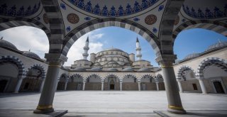 Orta Asyanın En Büyük Camisini Cumhurbaşkanı Erdoğan İbadete Açacak