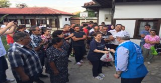 Türkiyeden Gönderilen Kurban Etleri Mehmet Akif Ersoyun Baba Ocağında Dağıtıldı