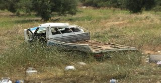 Manisada Tüp Kamyoneti Tarlaya Uçtu