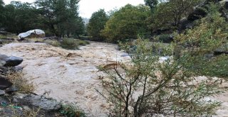 Çukurcanın Çığlı Köyünde Aşırı Yağışlar Nedeniyle Dereler Taştı