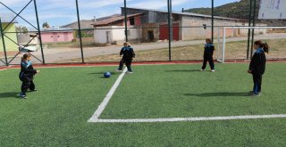 Köyün Altın Kızları Önyargıları Futsalla Yıktı