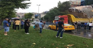 Evleri Mühürlenen Vatandaşların Yağış Altında Bekleyişi Sürüyor