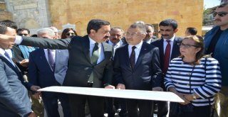 Cumhurbaşkanı Yardımcısı Oktay, Kırşehir Belediyesini Ziyaret Etti