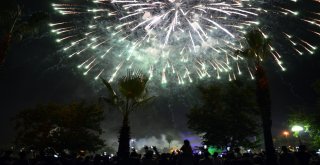 Adanalılar Lezzet Festivalinde Işık Ve Havai Fişek Gösterisiyle Coştu