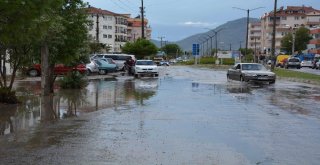 Ortacada Şiddetli Yağış Hayatı Olumsuz Etkiledi