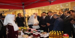 El Emeği Ürünlerini Tren Peronunda Sergilediler