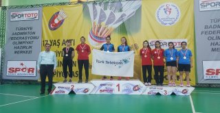 Badminton Türkiye Şampiyonasına Erzincanlı Sporcular Damgasını Vurdu