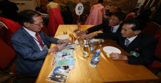 Kore Savaşının Ayırdığı Aileler 65 Yıl Sonra Bir Araya Geliyor