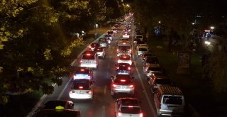 Tatilden Dönüşler Başladı, İstanbul Yolu Kitlendi