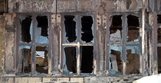 Yanan Fabrikanın Sahibi İle Çalışanları Gözyaşlarına Boğuldu