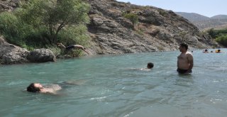 (Özel) Terörle Gündeme Gelen Bestler Dereler, Antalya Plajlarını Aratmıyor