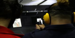 Kadınlar Poligonda Stres Atıyor