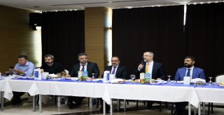 Saü Yönetimi Basınla Bir Araya Geldi