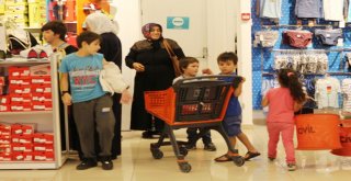 Down Sendromlu Çocuğun Bayramlık Sevinci Duygulandırdı