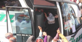 Bingölde 187 Kişilik Hac Kafilesi Dualarla Uğurlandı