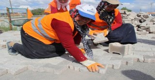 Yolları Parke Taşıyla Dantel Gibi İşlediler