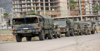 Hatay Sınırına Askeri Sevkiyat