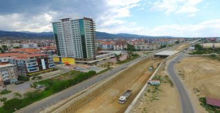 Alaşehirin Köprülü Kavşağında Çalışmalar Devam Ediyor