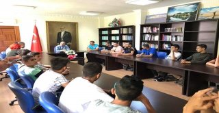 Filistinli Sporcular Develi Kaymakamı Duruyu Makamında Ziyaret Etti