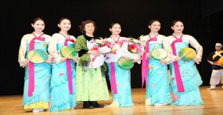 Kore Geleneksel Müzik Ve Dans Gösterisi