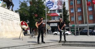 Motosiklet Tutkunları Motosikletlerini Zafer Bayramı İçin Sürdü