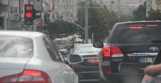 Vali Demirtaşın Kırmızı Işık Hassasiyeti