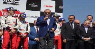 Şampiyonlar Kupalarını Cumhurbaşkanı Erdoğanın Elinden Aldı