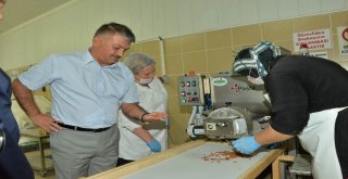 Vali Yazıcı, Başarılı İş Kadını Kutladı