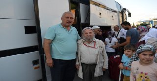 Afyonkarahisarlı Hacılar Memleketlerine Döndü