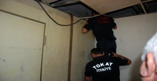 Mahsur Kalan Kedi Kurtarma Ekiplerine Zor Anlar Yaşattı