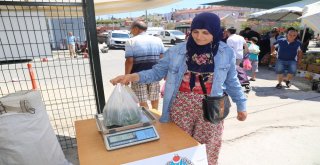 Alışverişte İçine Şüphe Düşen Vatandaş İçin Belediyeden Terazi Ölçüm Noktası