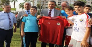 Akdenizden Amatör Spor Kulüplerine Malzeme Desteği
