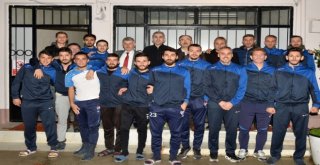 Kışın Gözdesi Suuçtu Şelalesi