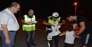 Çocuklardan Hatalı Araç Kullanan Ailelerine Kırmızı Düdük