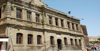 120 Yıllık Tarihi Belediye Binası Hizmete Girdi