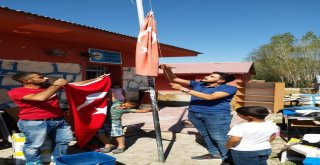 Üniversite Öğrencileri Köy Okulunu Onardı