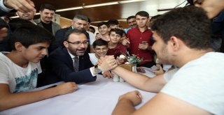 Bakan Mehmet Kasapoğlunun ‘Maça Götürme Sözü Gençleri Sevindirdi