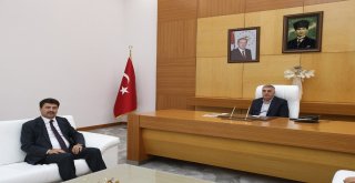 Başkan Toçoğlu, Subü Rektörü Sarıbıyık İle Bir Araya Geldi