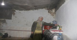 Evleri Çöken 6 Nüfuslu Engin Ailesi Yardım Bekliyor