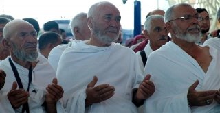 Hacı Adayları Dualarla Uğurlandı