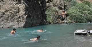 (Özel) Terörle Gündeme Gelen Bestler Dereler, Antalya Plajlarını Aratmıyor